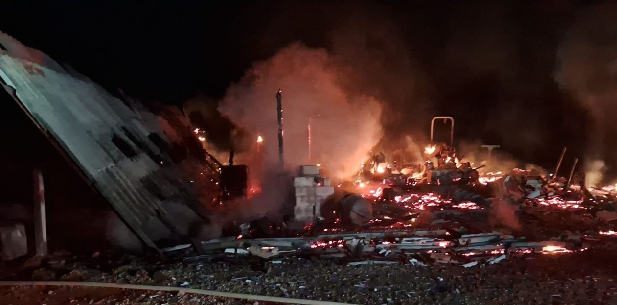 Incêndio em edificação no interior de Bom Jardim da Serra